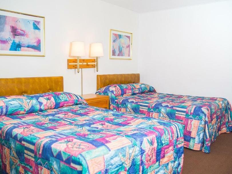 Colonial Motel 威斯康星戴尔 外观 照片